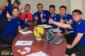 国足主帅李铁同济授课：踢球和读书不冲突图片