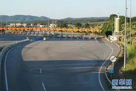 紧急状态结束 西班牙重开与法国边界图片