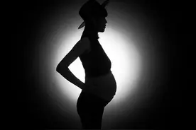 浙江46岁妈妈和女儿同时怀孕，要不要孩子？检查结果让她陷入两难……图片