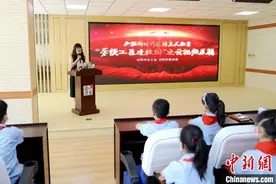 各行各业劳模工匠利用“云端”走进沈阳校园图片