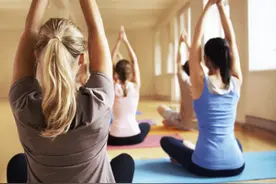 培训四天就“变”教练，瑜伽市场经营活动形同“传销”，有瑜伽馆还说自己是印度“某大师”弟子图片