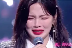 又一次哭上热搜！火箭少女101告别典礼播出，杨超越成最大赢家图片