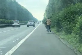 男子想回老家骑车上高速 结果才20多公里就不行了图片