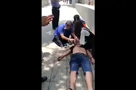 烈日下跪地20分钟救人，全网寻找的小姐姐找到啦图片