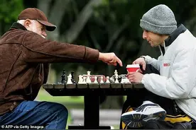 澳媒称国际象棋白棋先走是种族主义 澳专家：不影响结果图片