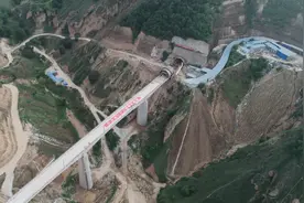 穿越最湿黄土稀泥，这条高铁隧道通了图片