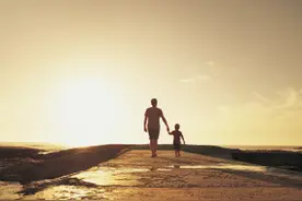 父亲是AB血型，儿子O血型拒绝做亲子鉴定，浙江爸爸做了一个决定图片