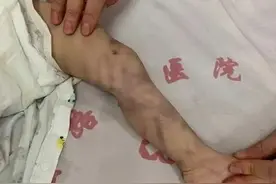 郫都区1岁男婴遭生母殴打！警方：娃娃无生命危险 已立案侦查图片