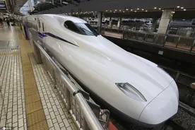 日本新干线N700S列车正式运行图片