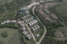 问政山东丨“都是县领导包联建设”日照五莲温泉小镇烂尾数年，“重点项目”中心只剩两名工作人员视频封面