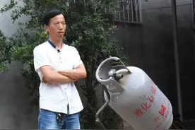 真的绝！这个人，“牛顿管不住”图片