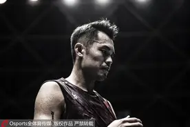 特写｜“非典型冠军”林丹，与中国体育巨星时代一起落幕图片