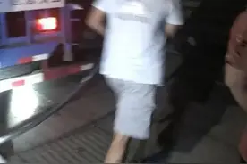 心疼！凌晨3点，休假消防员带着妻子出现在火场，累到呕吐……图片