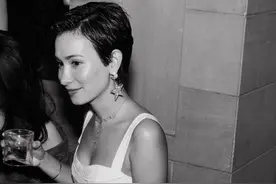 卢靖姗婚后干练短发 搭配配饰竟如此潮？图片