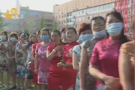 旗开得胜！临沂一学校女老师穿旗袍上阵，为考生加油鼓劲提士气视频封面