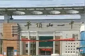 女考生撕毁他人答题卡原因：题不会做心态失控视频封面