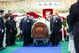 知名爱国工商业人士何鸿燊在香港大殓出殡图片