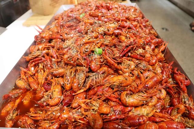 不限时！不限量！高性价比海鲜自助！海鲜、火锅、烤肉……300+菜品无限畅吃