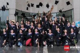 祝你一路顺风 川北医管理学院为120名毕业生补办毕业典礼图片
