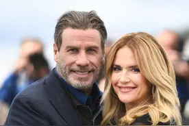 约翰·特拉沃尔塔妻子，演员凯利·普雷斯顿因乳腺癌病逝图片