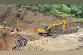 最新消息！云南迪庆突发泥石流导致中断的虎香公路 现已抢通图片