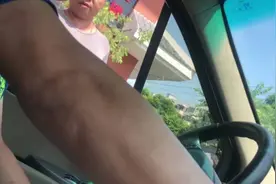 停车一次20元！南宁南湖公园北门外这个停车场收费惹争议图片