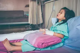 4岁娃发热输液15天、换了3种抗生素，怎么还不见好？图片