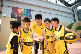 专家：需额外关注孩子身心健康发展图片