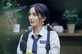 《密逃2》杨幂邓伦变身保安遭遇“生化危机”图片