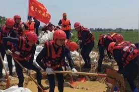 劈波斩浪逆行 筑起生命之舟——全国消防救援队伍奋战在抗洪抢险一线丨《精彩火焰蓝》电子杂志摘登图片
