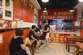 沉寂七年的“彭浦夜市”换了个面貌升级重生，“彭浦第一炸”也回来了图片