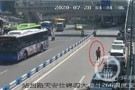 停车未拔钥匙摩托车被盗，警方5条提示开启“防盗模式”图片