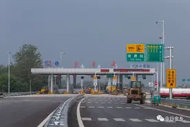 一睹为快！金乡首个高速服务区即将建成运营图片