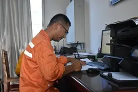 邓工长的二三事——记永州工务段邵阳综合维修车间工长邓俊图片