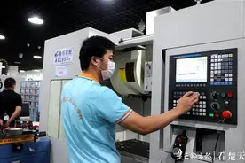 武汉二轻校今年计划招生630人，​4个专业开设“3+2”班，今后可直升高职图片