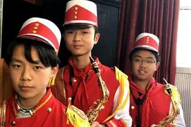 网课期间他帮老师讲习题，高分保护的学霸打游戏也优秀图片