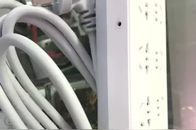 记者暗访隐形摄像头市场：各类偷拍设备可轻易买 安装App可远程播放图片