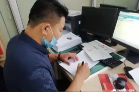 宿豫：发出全省首张跨区域《道路运输经营许可证》图片