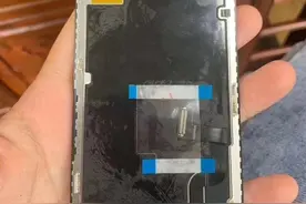 iPhone 12细节屏曝光：机身单手掌握无压力图片