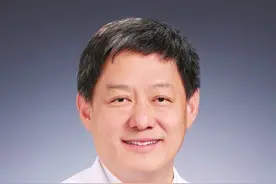 致敬中国医生 | 刘清泉，战疫烙印深深改变了他图片