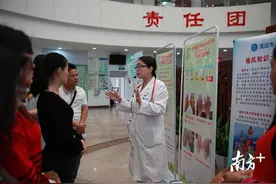 连吃一周小龙虾，清远年轻男子手上长出一块“石头”……图片