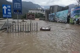 5·12汶川特大地震纪念馆临时闭馆 北川老县城最深积水1.5米图片