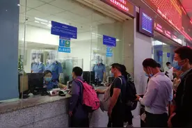 暴雨导致西成高铁、宝成铁路部分列车晚点图片