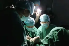 全麻手术突遇断电，应急供电车直“闯”医院送上“救命电”……图片