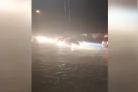 49秒丨大暴雨来袭！临沂蒙阴24小时降雨253毫米，城区多处内涝车辆被淹