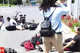 视频｜女子骑电动自行车逆行发生交通事故，自己虽受伤也要承担事故全部责任图片