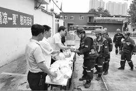 阳煤集团二矿开展“情系职工、清凉一夏”慰问活动图片