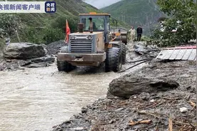 受强降雨天气影响 四川茂县境内国省干道多处受损图片