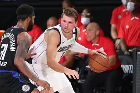 东契奇生涯季后赛首秀砍40+，NBA历史首人图片