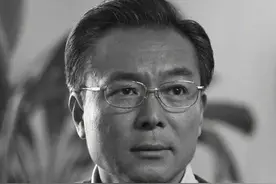 张艺谋连发两条悼念微博：老同学谢园，我会记着你的笑容，你的笑声图片